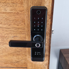 Ow-Door Plus - Cerradura Inteligente con Cámara Owpen®